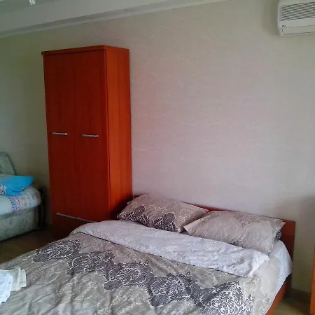 Homelike Flat Near The Iec On Levoberezhnaya Daire *