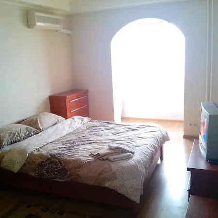 Daire Homelike Flat Near The Iec On Levoberezhnaya