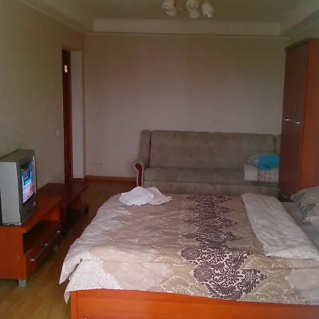 Homelike Flat Near The Iec On Levoberezhnaya